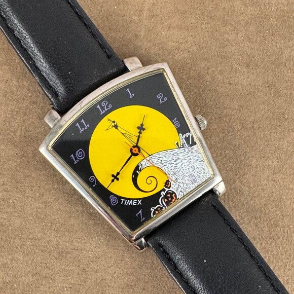 Vintage Disney X Timex Nightmare before Christmas and Halloween unisex watch. - Picture 4 of 8